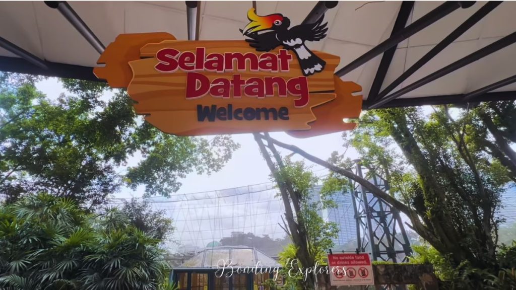 Bird park in Kuala Lumpur entrance sign